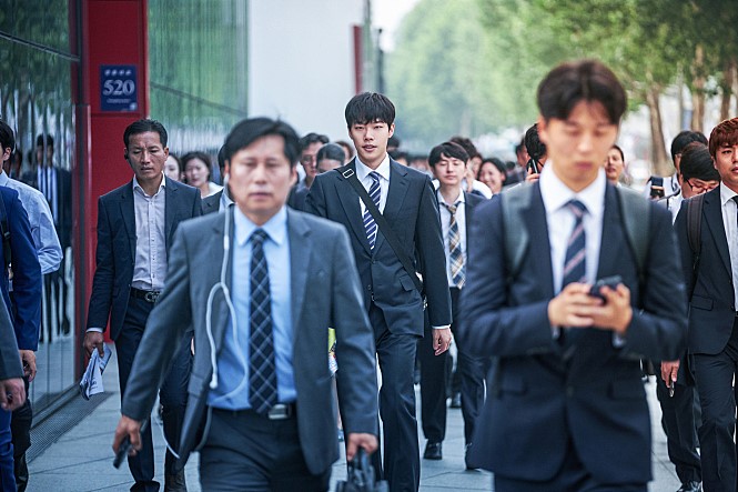  [영화관람후기]현실이라고 생각하면 더 소름 돋는 영화 돈(스포X)