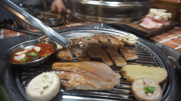  서초동 고깃집 굴뚝집, 간장새우와 멜젓삼겹살로 밥 세 그릇 뚝딱!