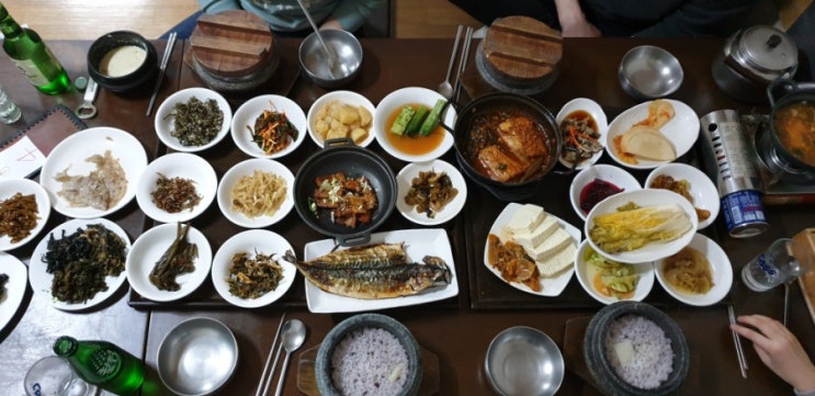  푸짐한 나물들이 있는 건강밥상 고기리 산사랑에서 힐링하기