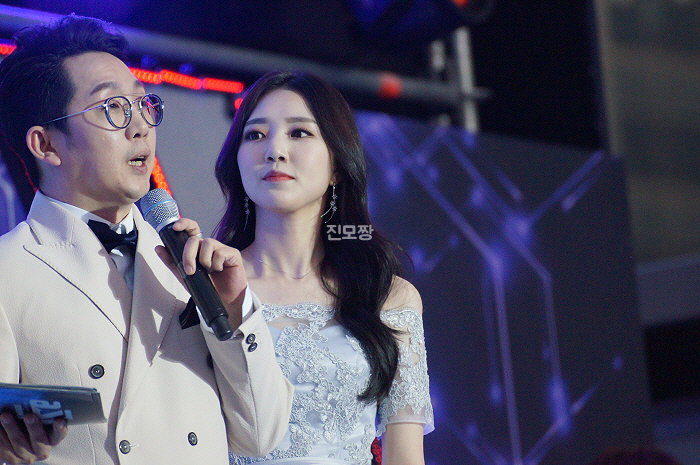  [직캠] 진모짱과 ASL, 인터뷰어 이현경 아나운서 #2