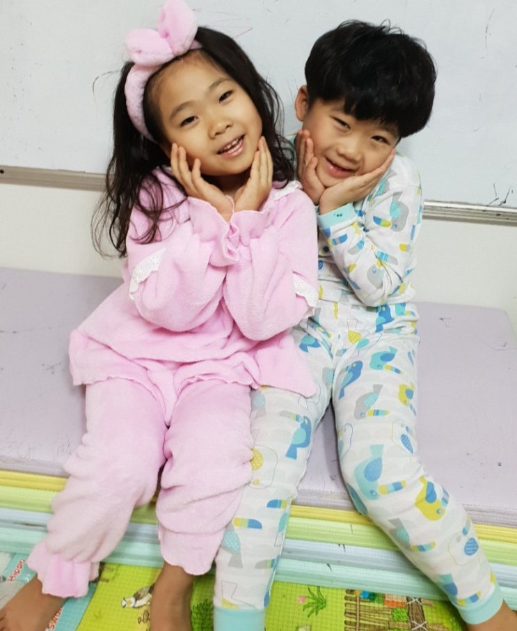  공주잠옷입고~~~ ㅋ