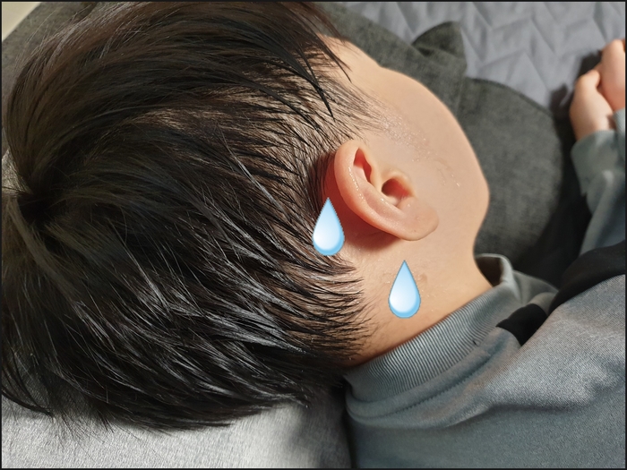  잘 때 얼굴에 땀이 너무 많이 나요. 잘 때 식은땀