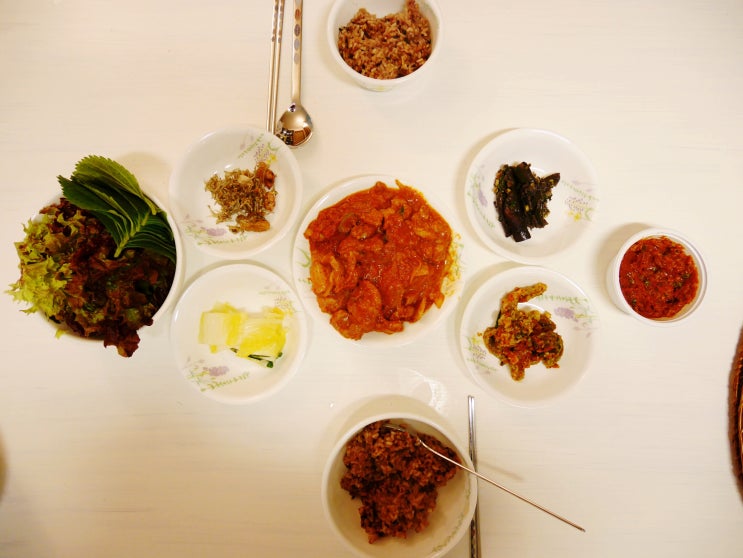  오늘 뭐 먹었지? / 김치제육볶음. 두부부침. 완자전.