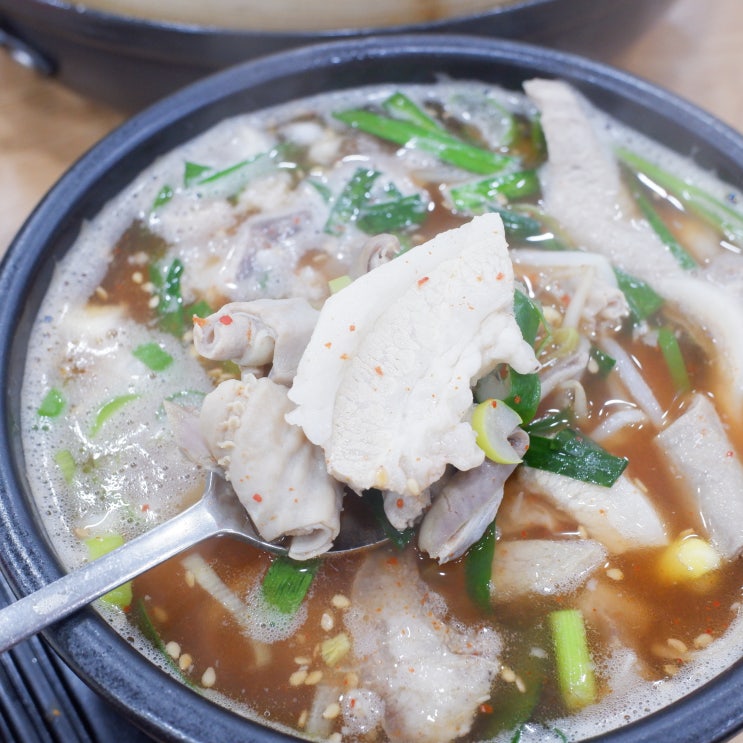  수완지구 국밥 / 시 ~원한 국물, 암뽕순대도 맛있는 자리봉