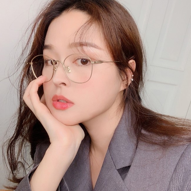 가벼운 티타늄 여자 안경테 추천해요! 진심이 닿다 유인나 안경 마스카 캣워크 : )