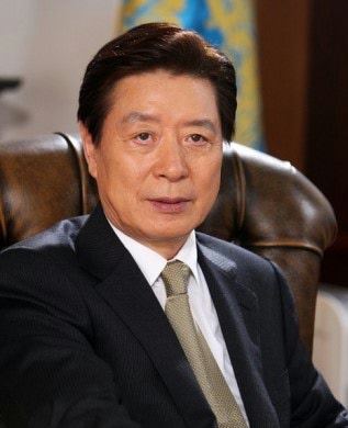  -  "박정길 판사님, 텔렌트 이정길입니다." 다시한번 묻는다.네 놈의 정체는 무엇이냐?-