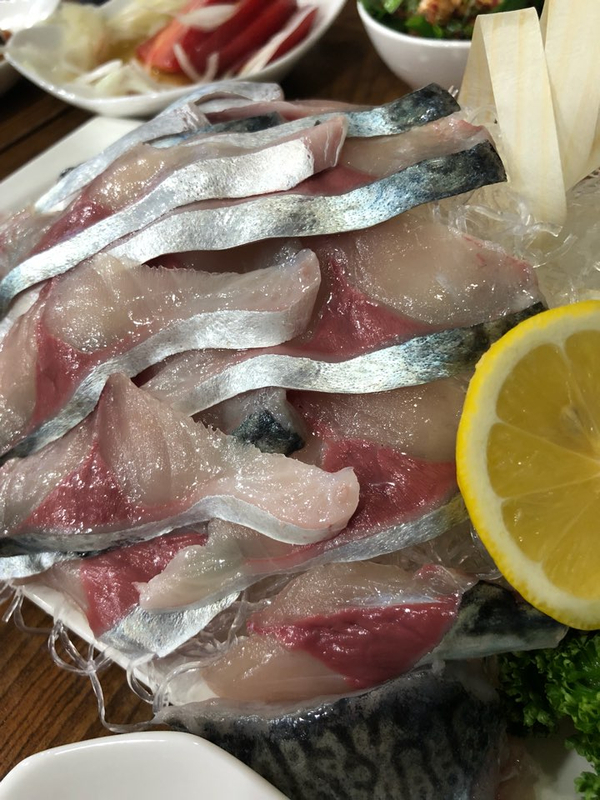  제주도 - 아침바다 고등어회/ 산방식당 밀면/ 동문시장 갈치회, 딱새우
