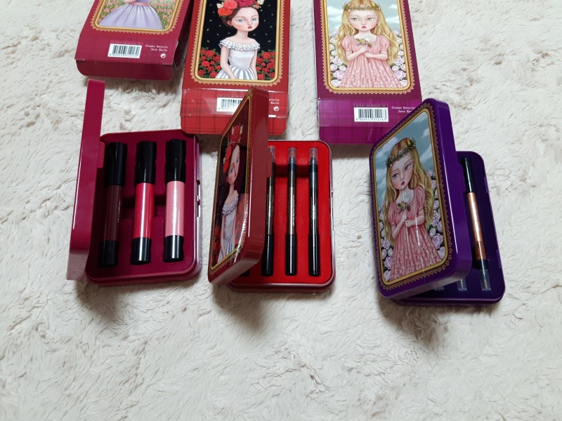 철벽녀 아이라이너 세트구입해서 사용해봤어요 립스틱도 짱좋네요!!