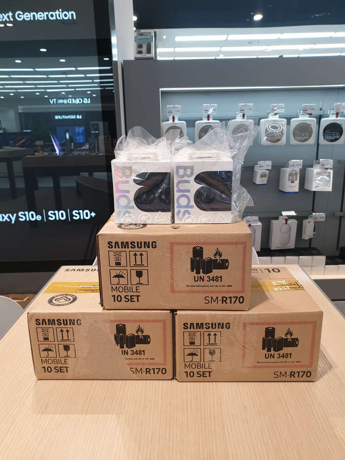  전자랜드 용산본점 갤럭시 버즈 대량입고!!!