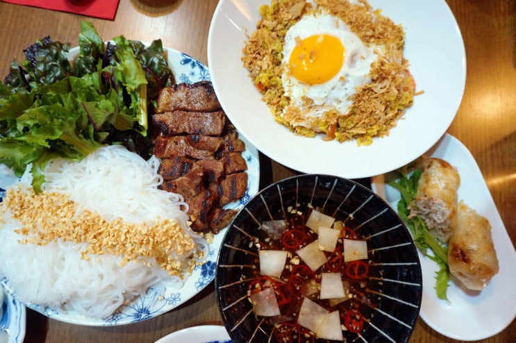  수지 신봉동 베트남 쌀국수 맛집 노이 분짜 볶음밥 넴