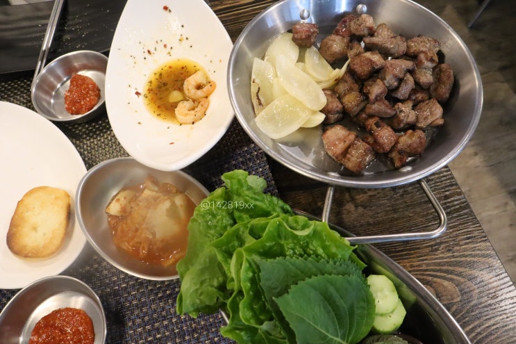  연남동 고기 맛집 직접 바베큐를 구워주는 핑크문