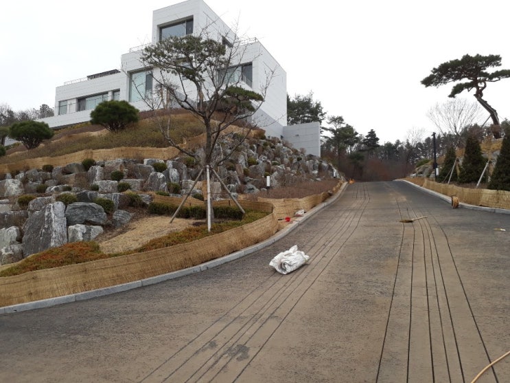  여주 대저택 진출입로 탄소길조성(2편), 동절기 안전한 운행은 CES탄소섬유난방의 스노우멜팅시스템으로...