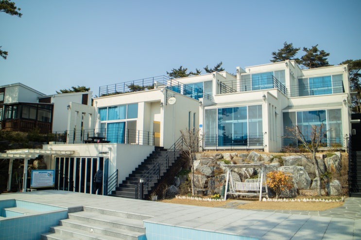  가족, 커플 휴식하기 좋은 안면도 풀빌라 펜션 '미씨엘로펜션' 추천