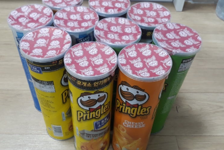 홈플러스 1+1 행사중인 프링글스 - 숯불소시지향 + 사워크림 ＆어니언 맛 + 치지치즈 맛