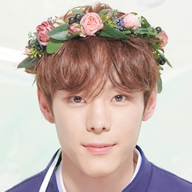  제이와이피 윤서빈 무보정이미지