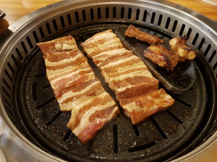 &lt;부산대연동맛집&gt; 삼합불패 : 돼지갈비와 김치찌개 넘넘 맛있어요 !! 사람들이 미어터질만해 !!