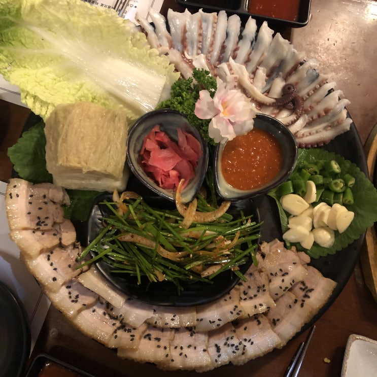  동탄 맛집, 묵은지 삼합이 맛있는 문어의 청춘