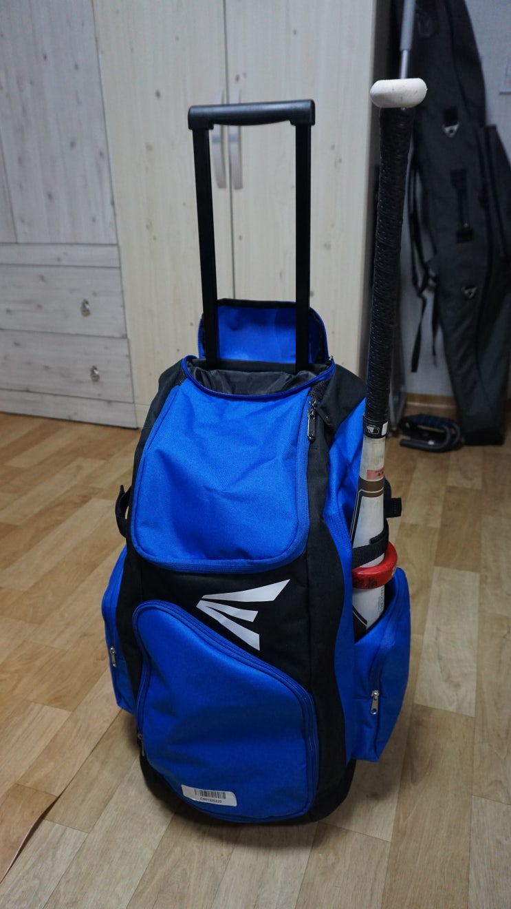  이스턴 트래블러 스탠드업 휠백(Easton Traveler Stand-Up Wheeled Bag)