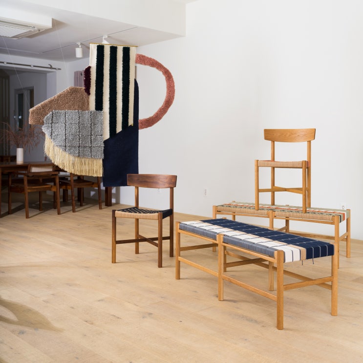  Exhibit / Weave the Scenes with FIVECOMMA