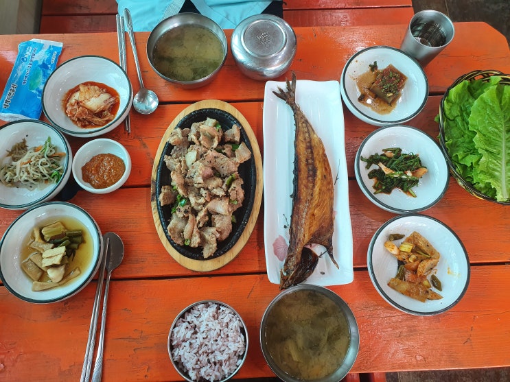 비자림맛집 비자림길 8천원에 고등어구이와 흑돼지정식 굿잡~ 비자림맛집 비자림길 8천원에 고등어구이와 흑돼지정식 굿잡~