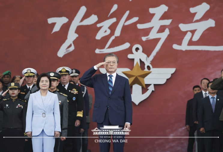  문 대통령 “평화는 지키는 것이 아니라 만들어내는 것”
