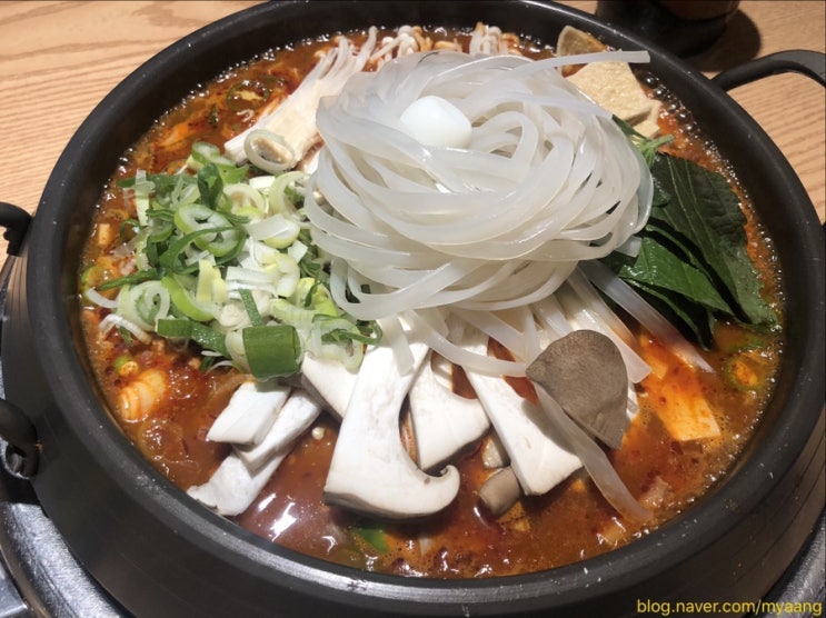  홍대 화신마녀갈비찜에서 저녁으로 갈비찜