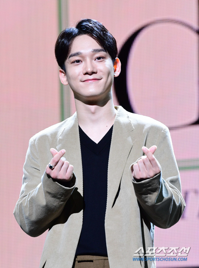  [엑소/첸] [SC현장] '믿고 듣는 보컬리스트' 엑소 첸, 아날로그 담은 감성 컴백(종합)