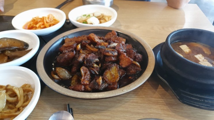  둔촌동 점심백반 맛있는 제육백반 보성갈비 6500원에 딜!