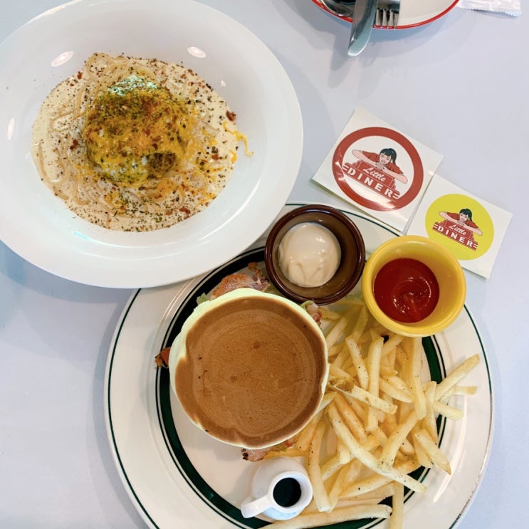 강릉 “LITTLE DINER(리틀다이너)” 폭신폭신한 펜케이크버거 야무지게 먹고 왔어요 !