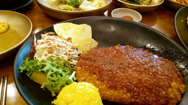  돈가스가 먹고 싶었는데 마침 기회가 왔다. 청담추어정 추어탕