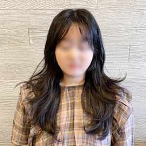  긴머리 헤어스타일 도드라지는 게 필요해