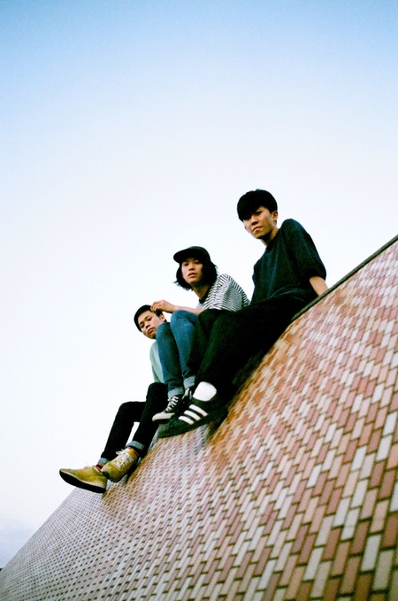  [요기 뉴 웨이브스 / 번역] Yogee New Waves의 2015년을 멤버 3인이 농도 짙게 이야기하다～멤버 탈퇴와 카쿠다테의 급병부터 새 EP, 시부야 WWW에서의 원맨까지