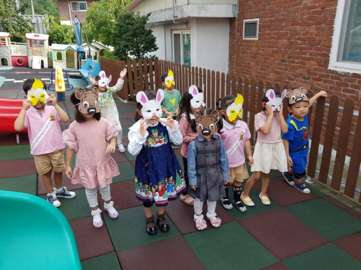  동물가면 쓰고 여우야 놀이 하는 슬기반 색칠수업 하는 별님반