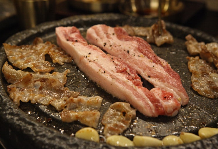 시흥 삼겹살 육즙이 팡팡 터지는 삼겹식당 장곡점