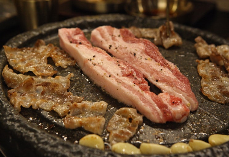  시흥 삼겹살 육즙이 팡팡 터지는 삼겹식당 장곡점