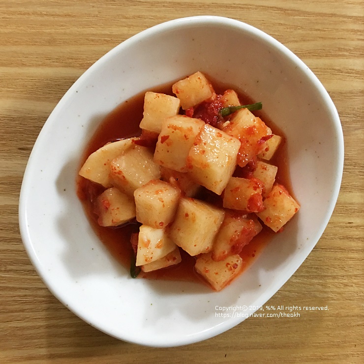  아삭한 식감의 깍두기 레시피, 담아서 바로 먹어도 좋아요