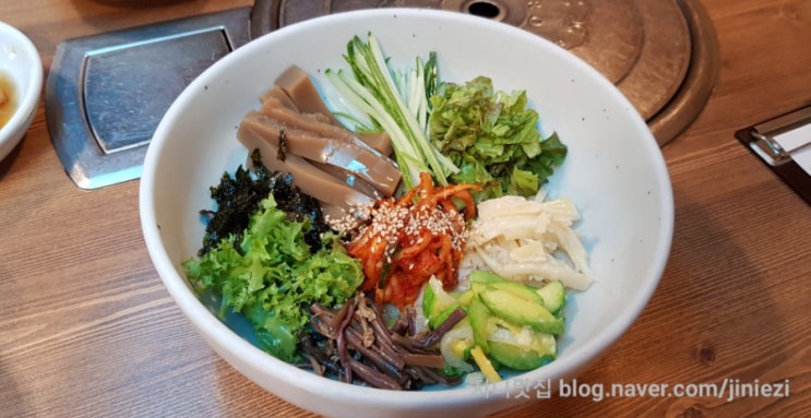  수지 밥집 "돌담집" 지니맛집 단골식당 -신봉동 외식타운-