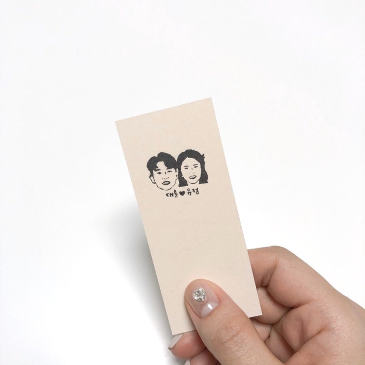  48. 흔들리는 꽃들 속에서 네 샴푸향이 느껴진거야