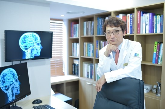  [휴한의원 노원점] 5명 중 1명은 한 번쯤 빠진다는 우울증, 어떻게 관리해야 하나