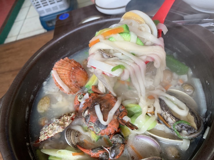  남해 전통시장 '시장회센터' 해물칼국수, 회덮밥