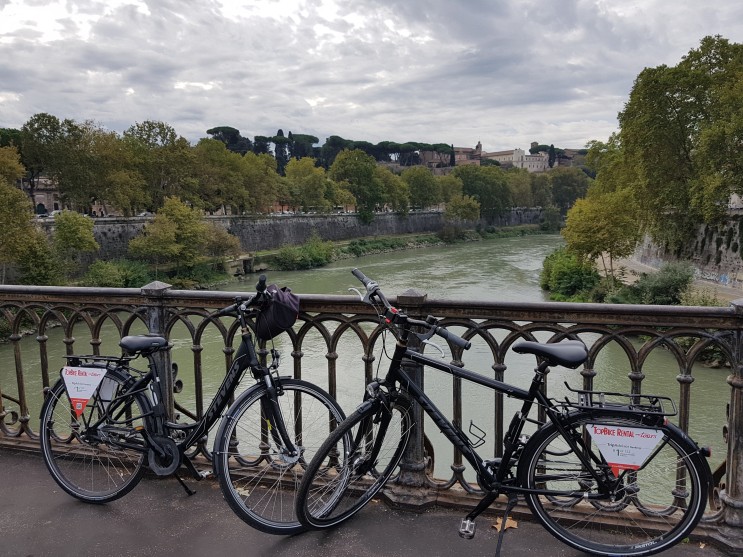 (유럽여행)로마에서 자전거로 투어하기 1탄 『콜로세움』밤에 보는 트레비분수