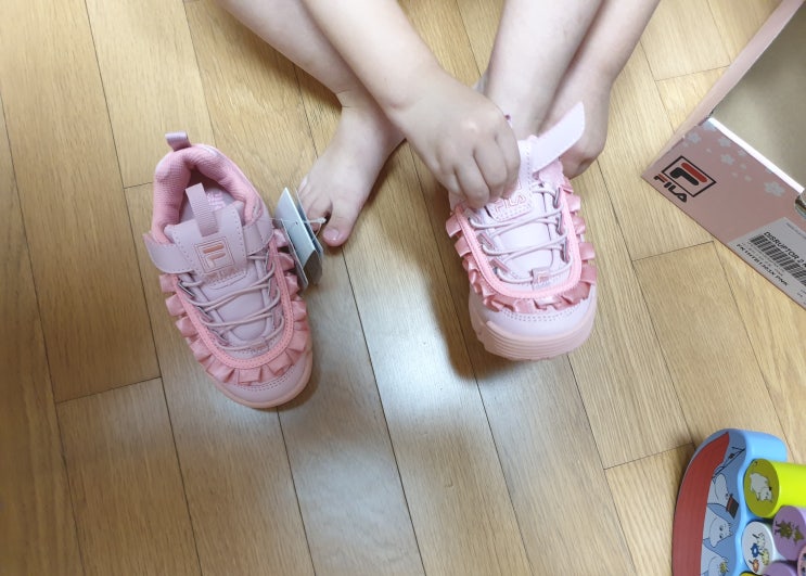 1314일, 휠라키즈 핑크공주운동화 프릴 이걸 고르다니