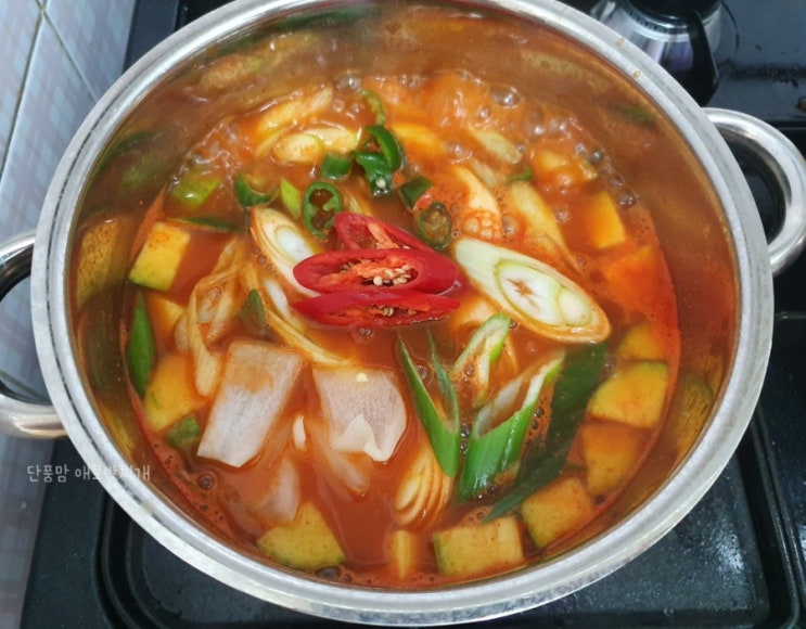 애호박찌개 간단하고 맛있게 끓이는 방법 !