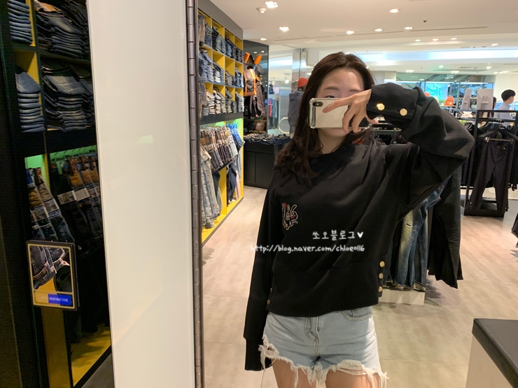  하이엔드브랜드 아플라프 시크하면서도 키치함에 셀럽 사로잡기에 충분