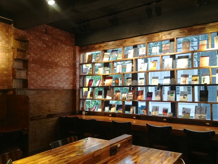 119번째, 호치민 푸미흥 스터디 카페 커피랑 도서관