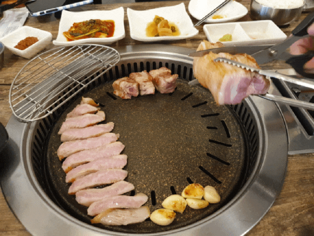  853 | 인사동 고기집 (조용한 식사 문화를 지향하는 안국역 맛집c)