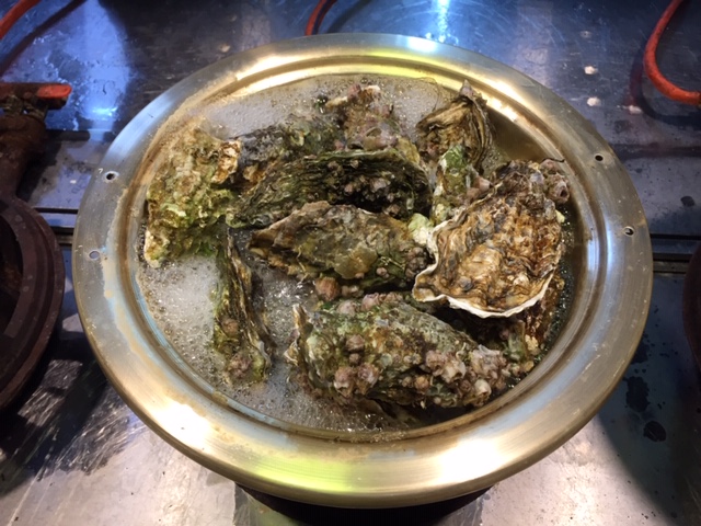  재송동 맛집~~  오대감 ~~  통영 생굴구이 무한리필 1인 10,000원 ~~ 와우 대박 !!!