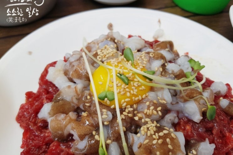  종로 광장시장 맛집, 다양한 먹거리 있는 '창신육회'