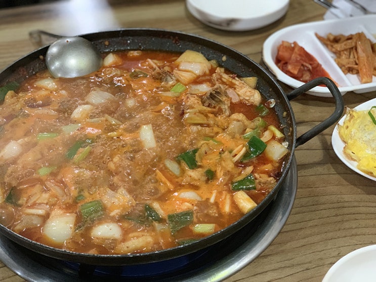  부산 중앙동 맛집 : 부산역 원조 곱도리탕 맛집 '그집 곰탕/닭곰탕' 본점