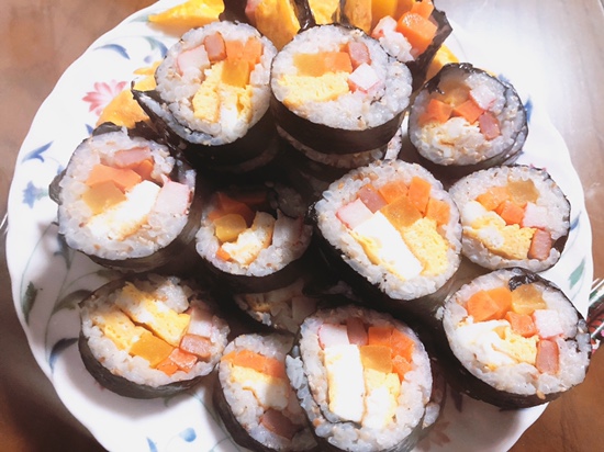  김밥과 칼국수